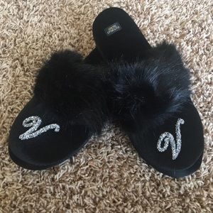 Victoria’s Secret Black Fur Bling V Slipper Sz. M